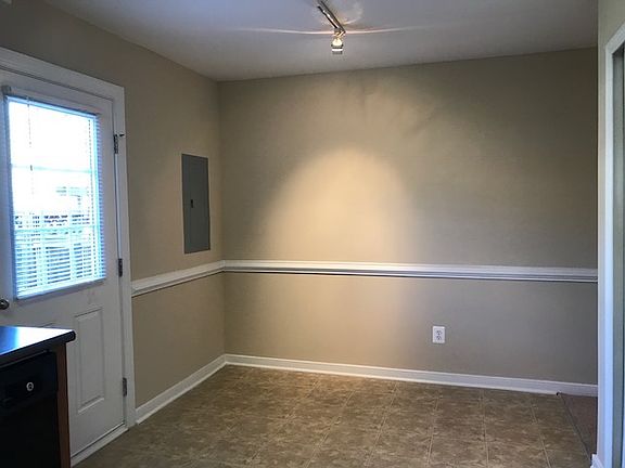 2nd image of 413 N Chesire Ct