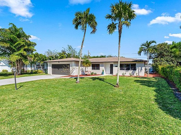 3rd image of 641 West Drive