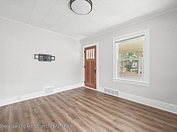 4th image of 2227 Turner St