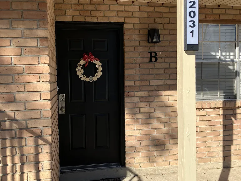 2031 Bayou Ln #B — Photo 4