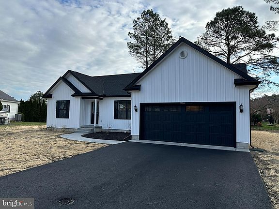 3rd image of 204 Woodduck Dr
