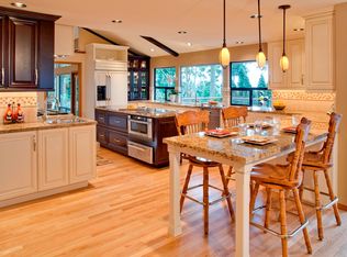 5015 88th Ave SE, Mercer Island, WA 98040