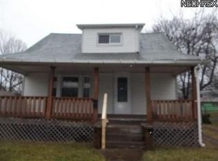 2245 Burton St SE, Warren, OH 44484