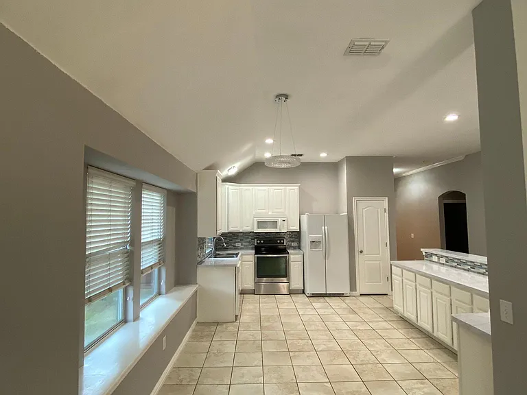 1720 Hackberry Branch Dr — Photo 7