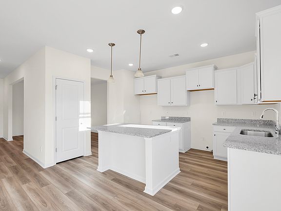 4th image of 504 Barbican Pl
