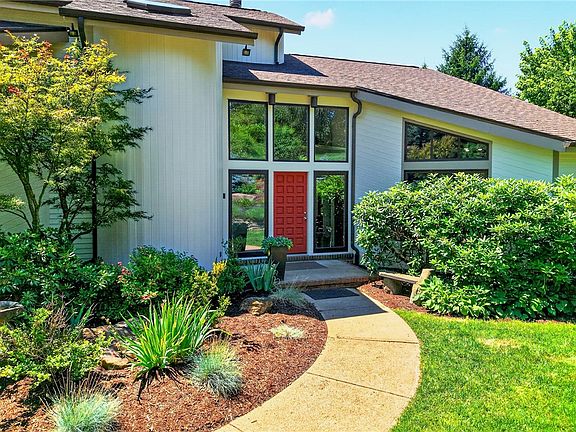 2nd image of 2682 Oak Hill Dr