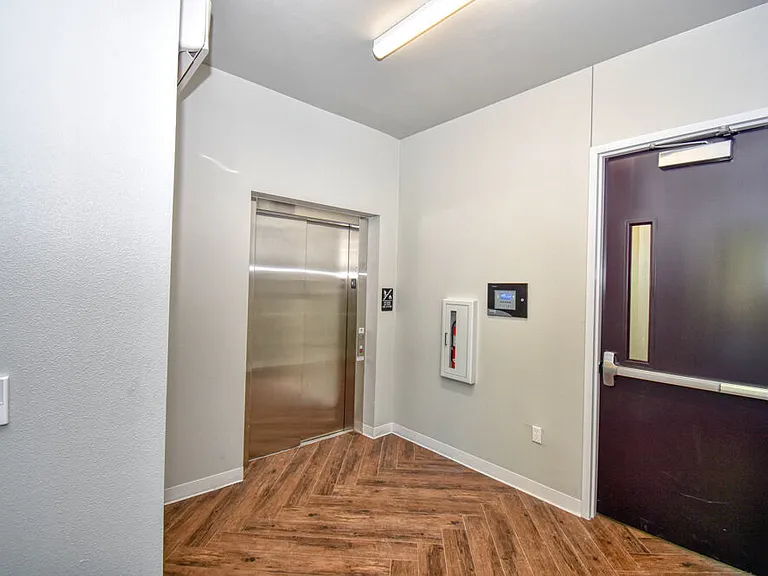 2208 Cypress St — Photo 3