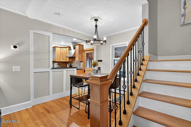 2nd image of 16 Hutchins Street