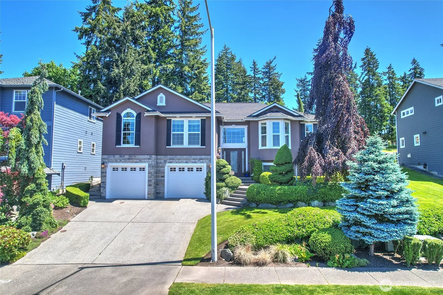 18423 Hawksview Drive photo 1