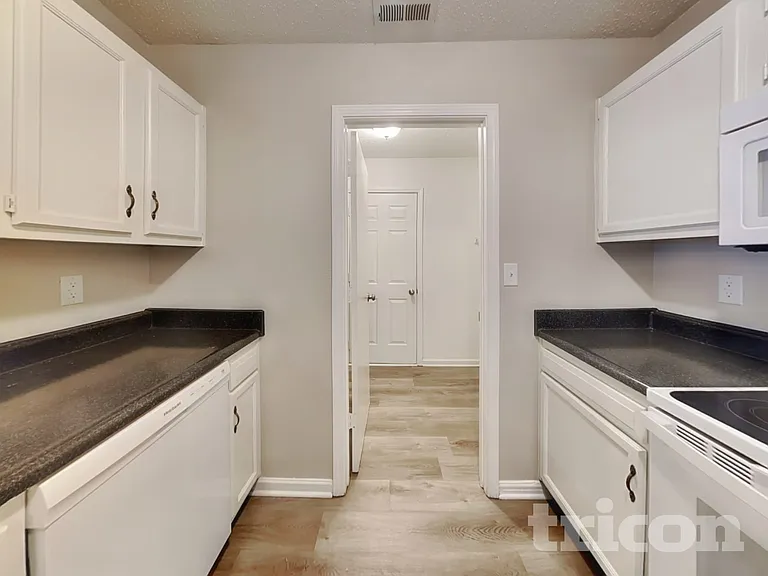 5314 Cliff Ridge Dr — Photo 6