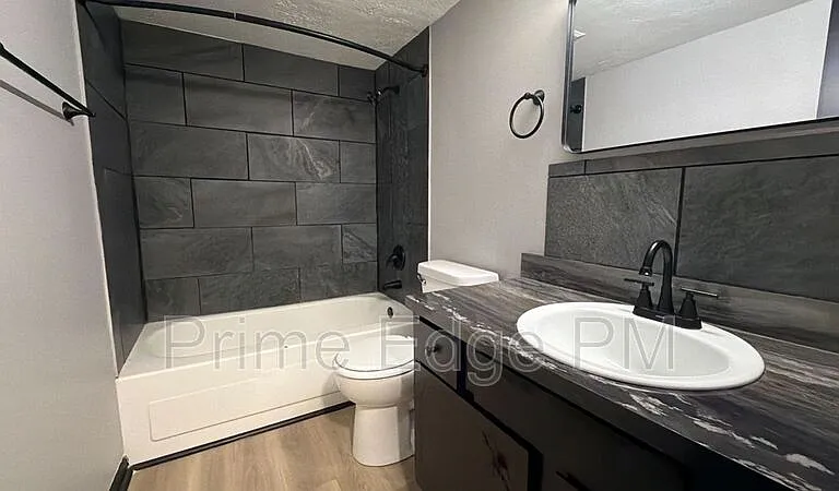 2532 T St #1 — Photo 15