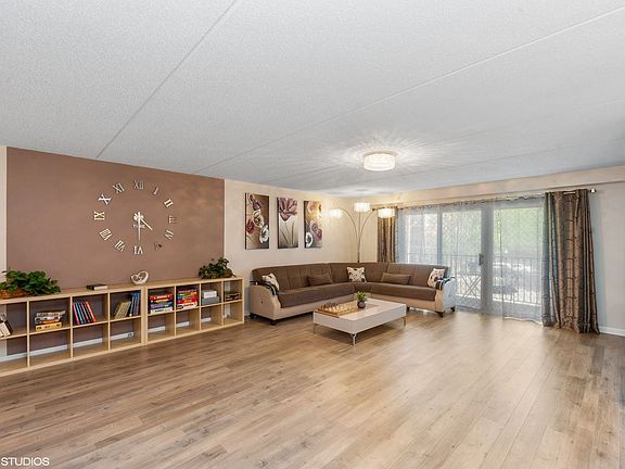 3rd image of 1600 E Thacker St APT 201