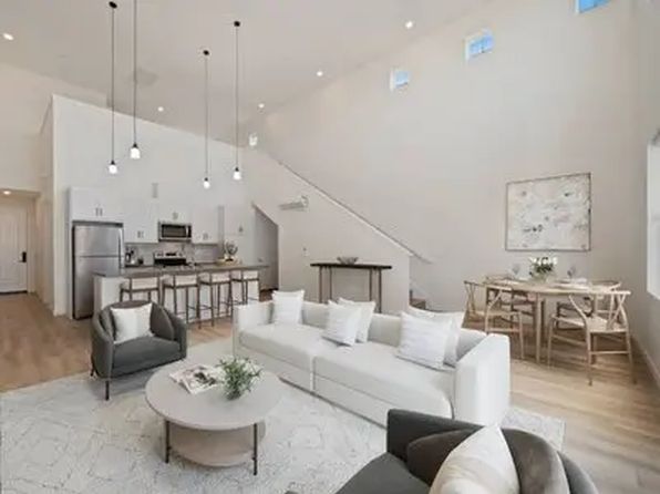 200 E 31st St #9619912