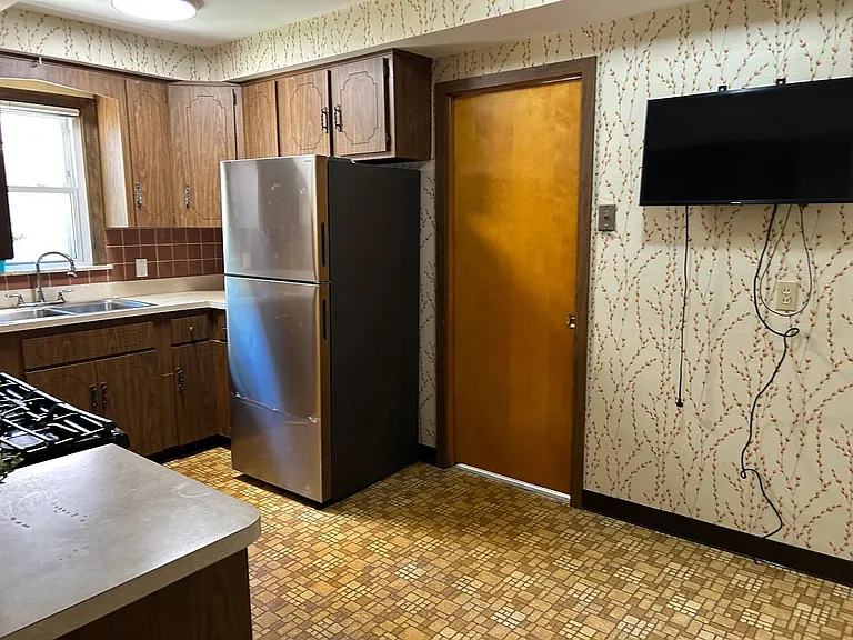 4409 Adrian Rd — Photo 5
