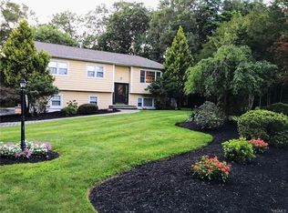 4 Todd Ct, Monsey, NY 10952