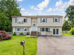 67 Keats Dr, New Windsor, NY 12553