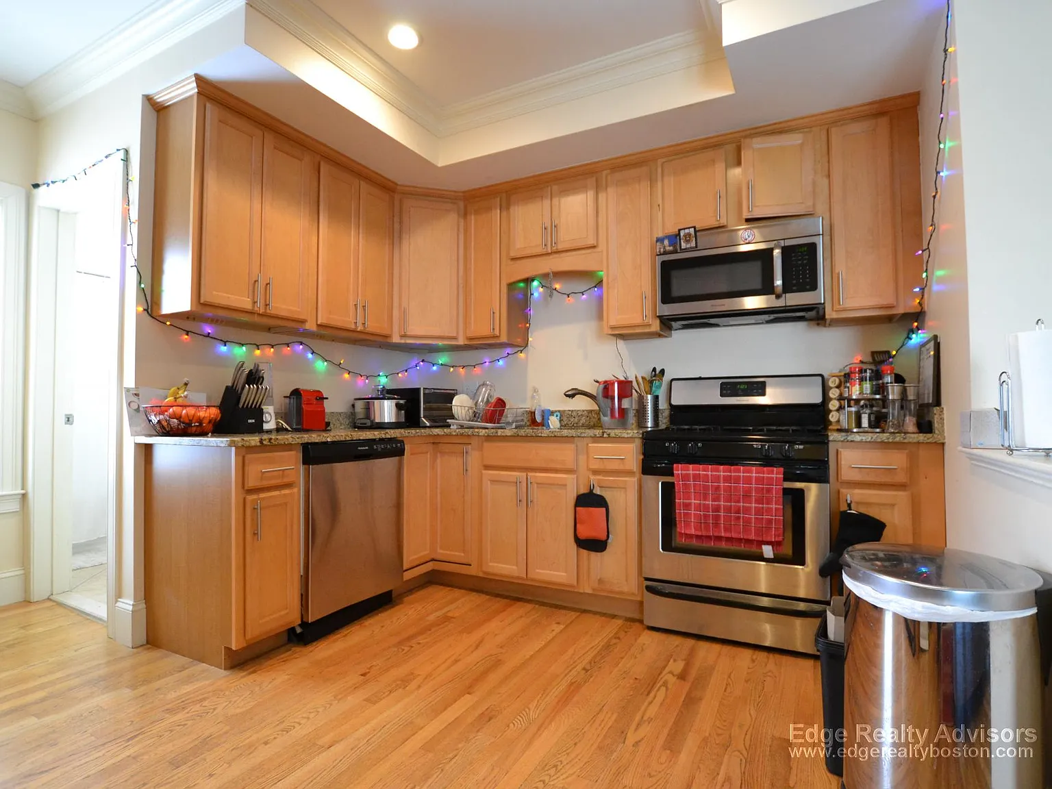 4 bed, 1600 sqft, $3,700 — Photo 2