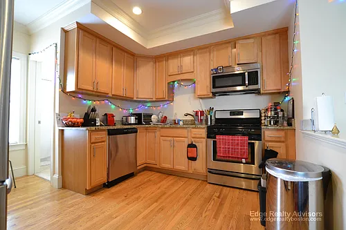 27 Lothrop St #2 Photo 1