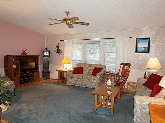 3rd image of 116 Rosewood Dr