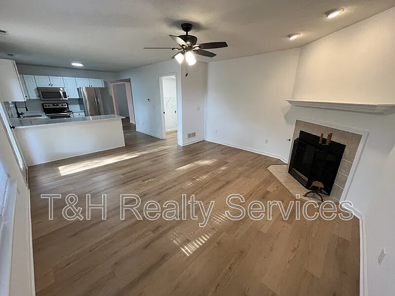 14952 Oak Rd — Photo 3
