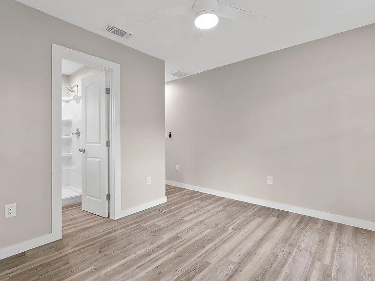 3909 Willbert Rd #B — Photo 15