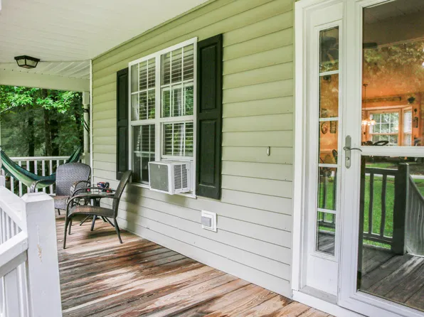 566 Spaniel Ln, Clayton, NC 27520