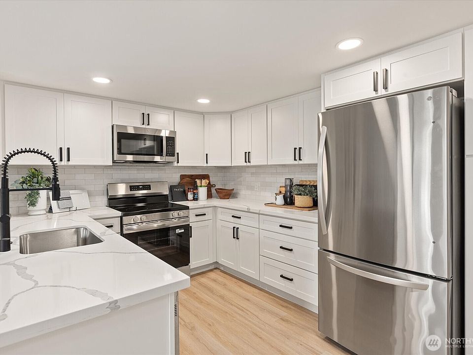 1st image of 1035 156th Avenue NE #33T