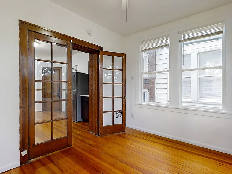 3704 Fairview Ave #2W — Photo 12