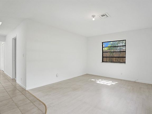 3rd image of 1273 NE 37 Street