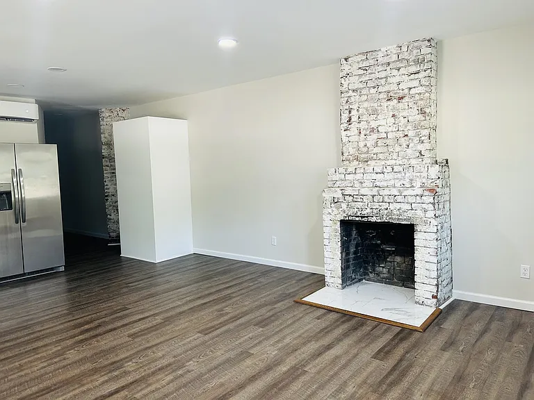 622 Perry Rd — Photo 2
