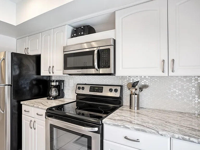 15 Glendale St #1B — Photo 13