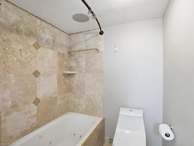 4920 Shady River Ln — Photo 26