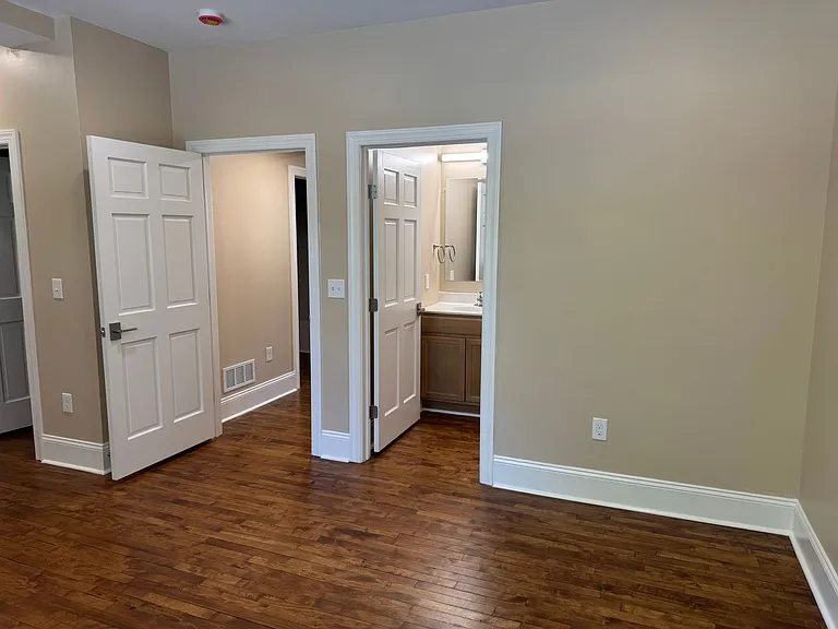 330 Linden Ave — Photo 35