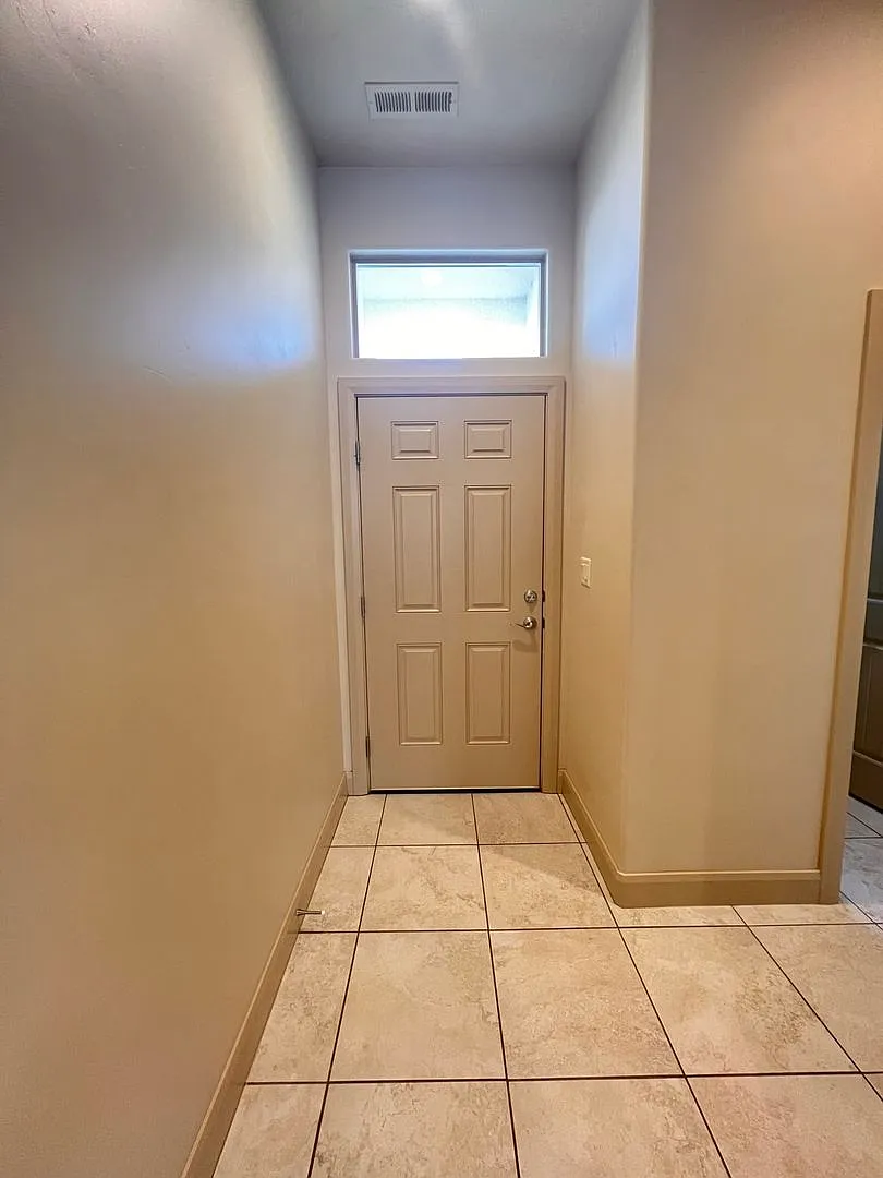 Hurricane Townhome — Photo 2