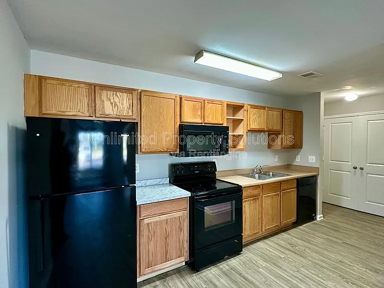 370 S Kerr Ave #106 — Photo 3