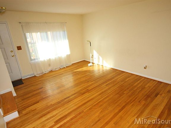 5th image of 29256 Tessmer Ct #1