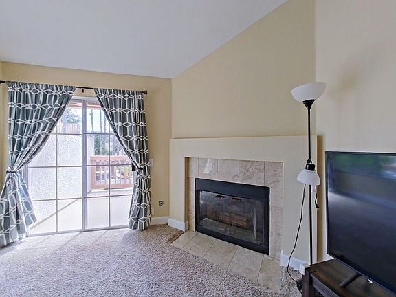 3rd image of 26571 Las Palmas APT 5