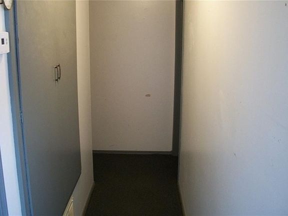 4th image of 1614 N Pastusek Ave