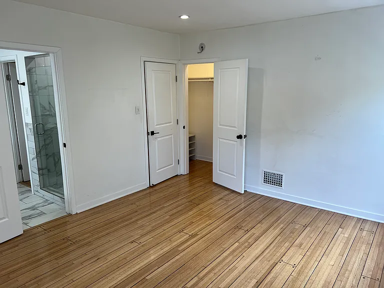 263 S Spalding Dr — Photo 10