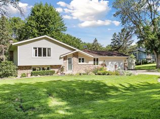 16086 Creekwood Rd, Prior Lake, MN 55372