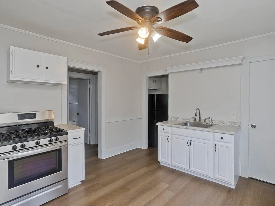 111-115 Groveland St #2
