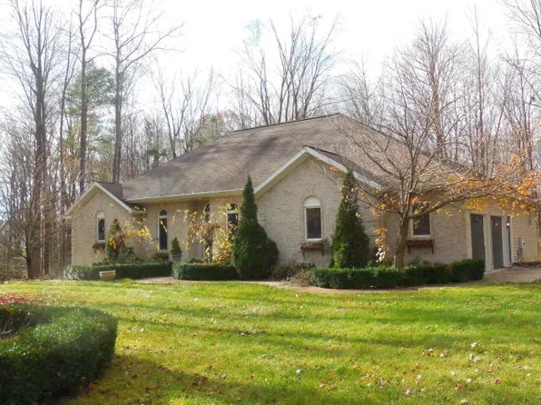 2417 Cranberry Crk, Ravenna, MI 49451