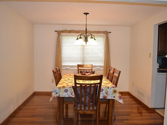 3rd image of 2234 Woodmont Dr
