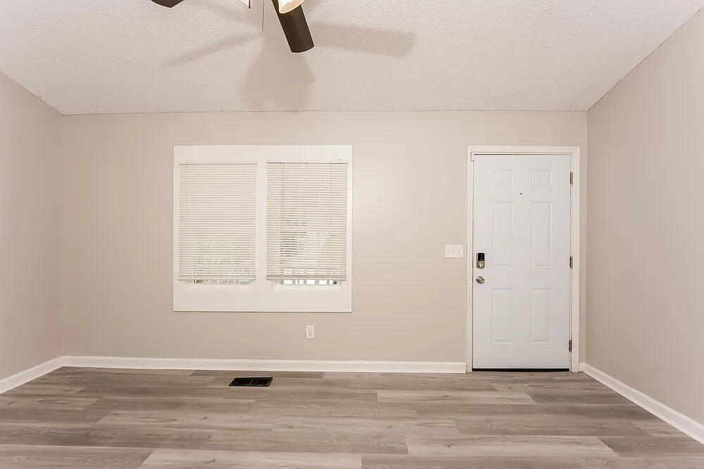 4 bed, 2.0 bath, 1342 sqft, $1,540 — Photo 4