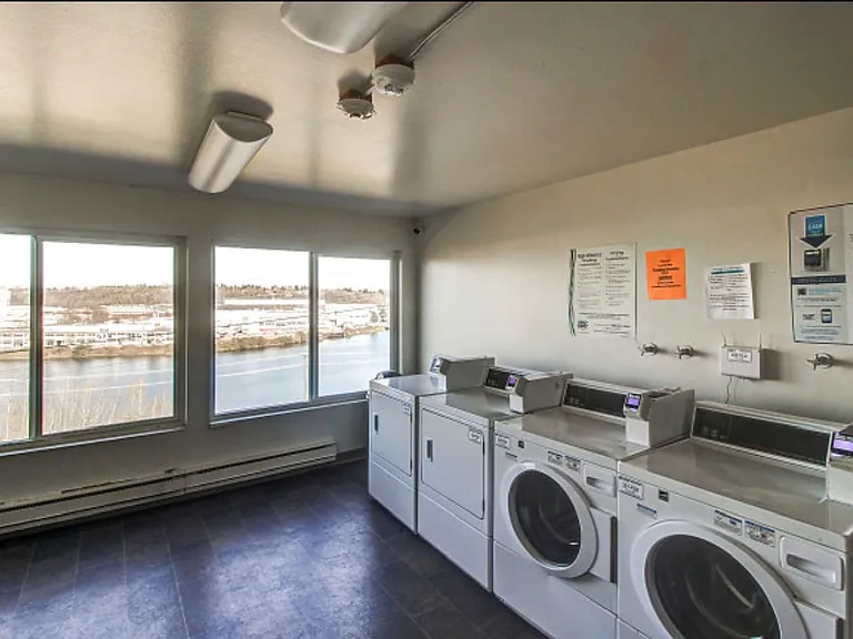 Riverview West Apartment — Photo 7