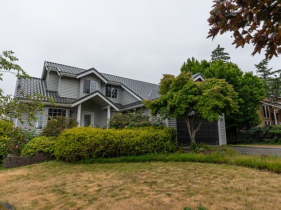 2nd image of 735 SW Barrington Dr