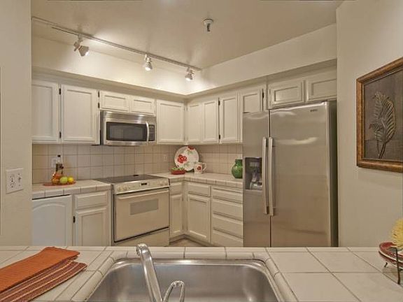 4th image of 365 Forest Ave APT 4C