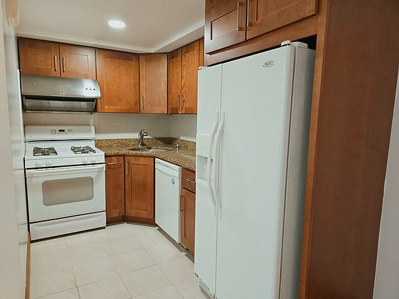 4th image of 6849 Dartmouth St #1