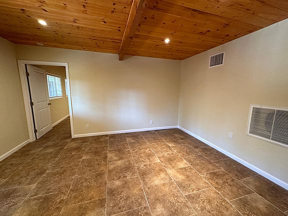 5th image of 54320 N Circle Dr #C