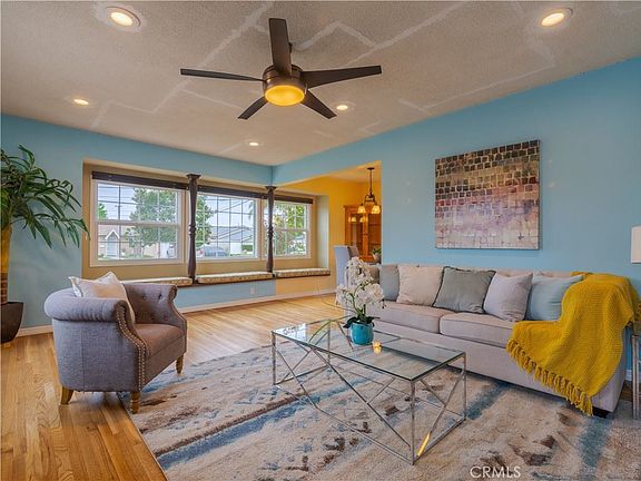 5th image of 560 Las Lomas Dr